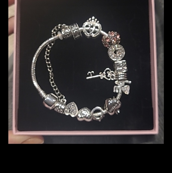 Bracelet with 11 charms - Picture 2 of 4